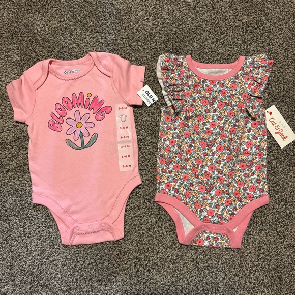 NEW! NWT Baby Girl Old Navy Pink & Floral Baby Onesies Spring 3-6mo Set of 2 Lot - Picture 10 of 10